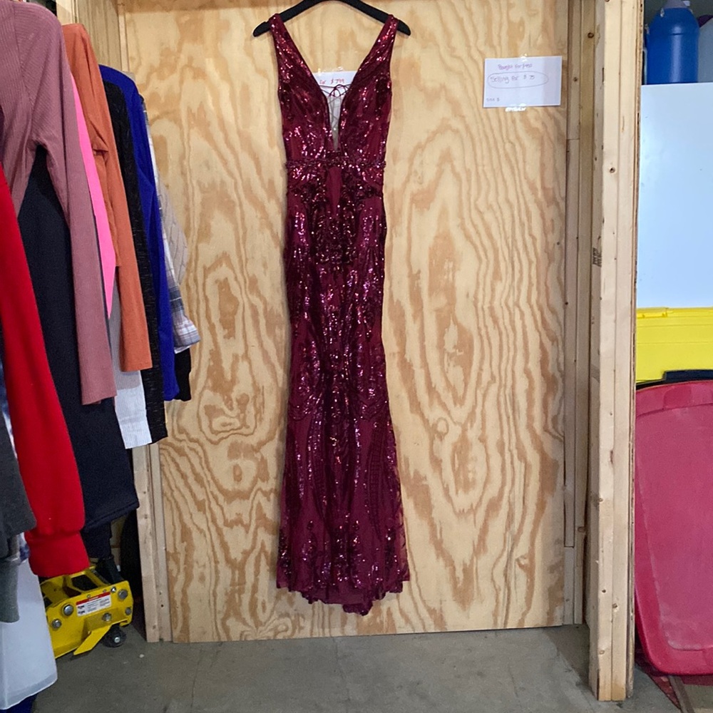 Red jovani prom dress